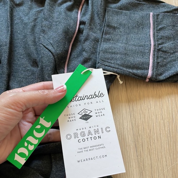 NWT Pact Robe+Voted #1+Organic cotton.+Charcoal+Lavender+100% Cotton - Picture 5 of 5
